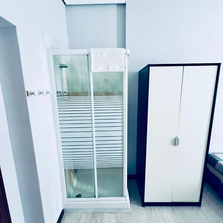 Hostal Conde De Alba Madryt Zewnętrze zdjęcie