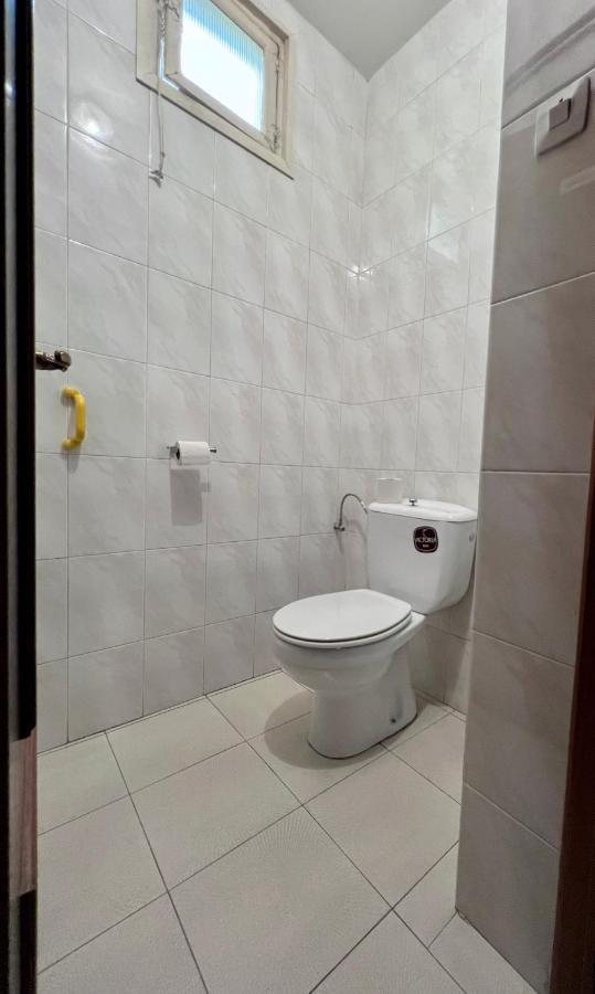 Hostal Conde De Alba Madryt Zewnętrze zdjęcie