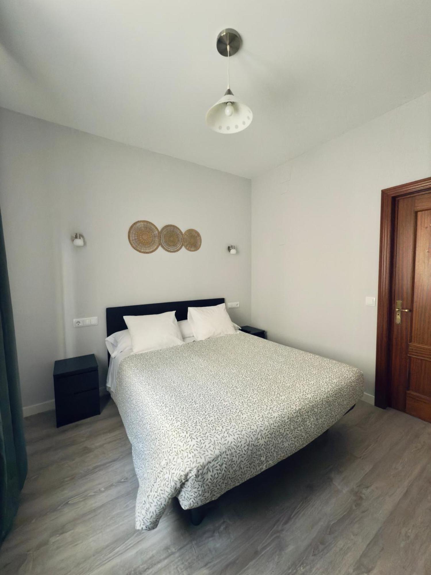 Hostal Conde De Alba Madryt Zewnętrze zdjęcie